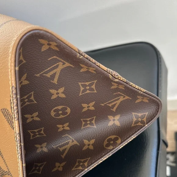 Louis Vuitton Monogram Reverse On The Go GM - Picture 11 of 14